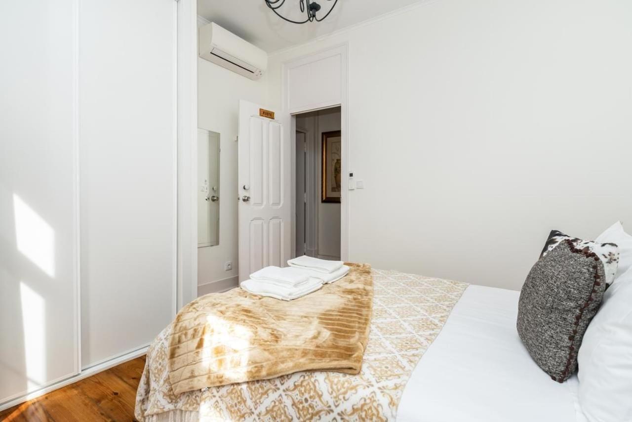 Rustic M2 R1 - Amazing Double Room With Shared Bathroom Lisbona Esterno foto