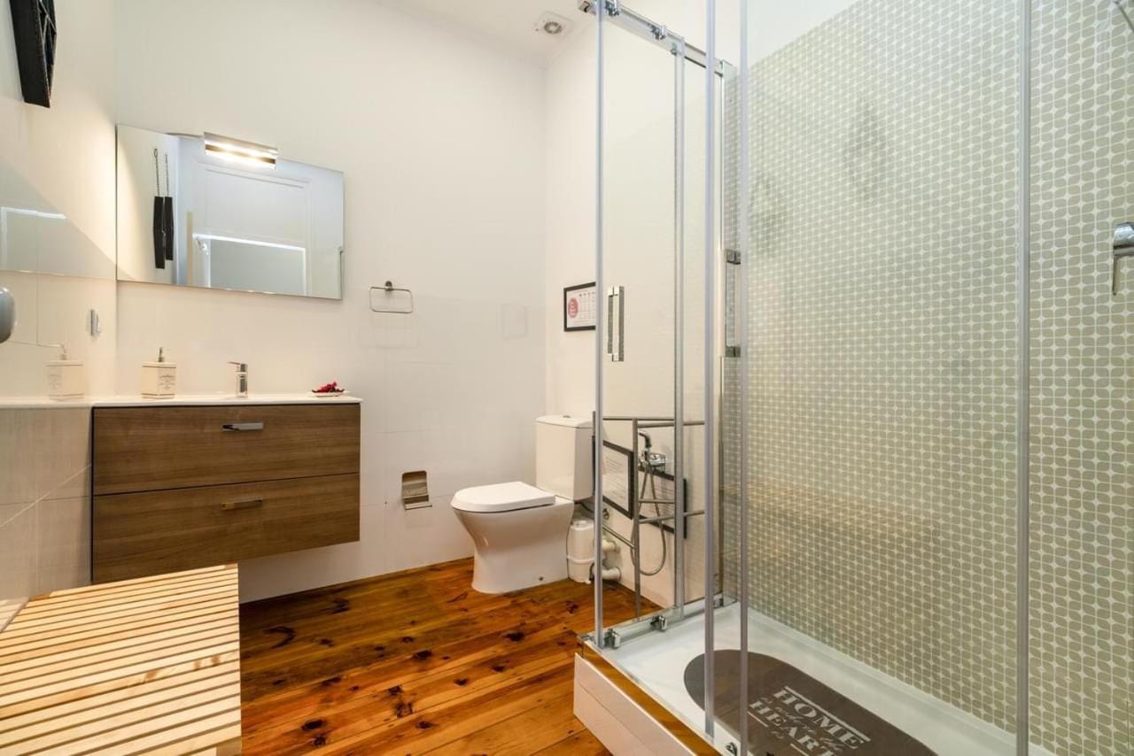 Rustic M2 R1 - Amazing Double Room With Shared Bathroom Lisbona Esterno foto