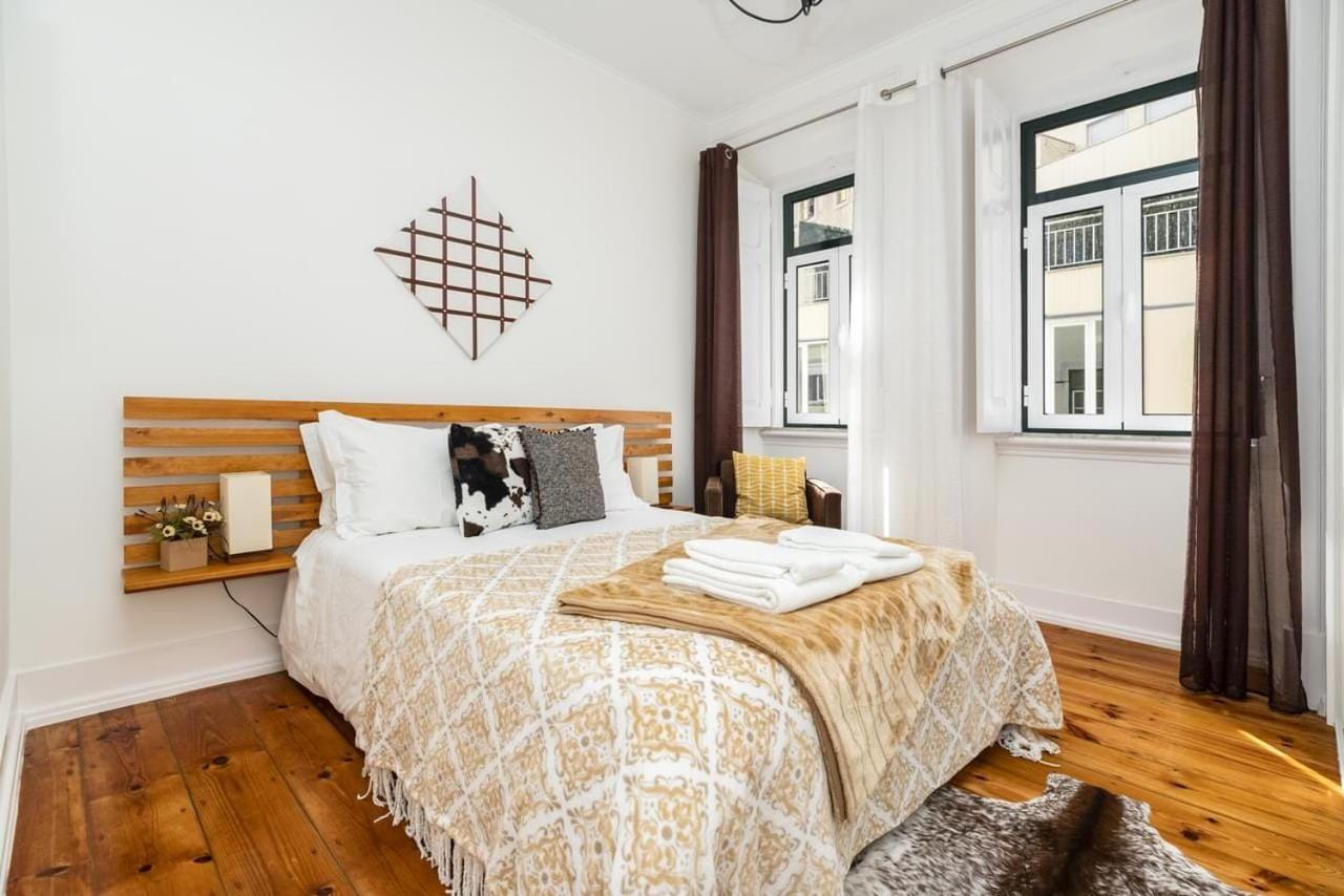 Rustic M2 R1 - Amazing Double Room With Shared Bathroom Lisbona Esterno foto
